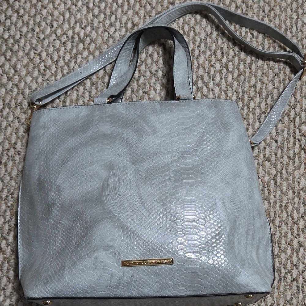 Chic Silver Women's Shoulder Bag